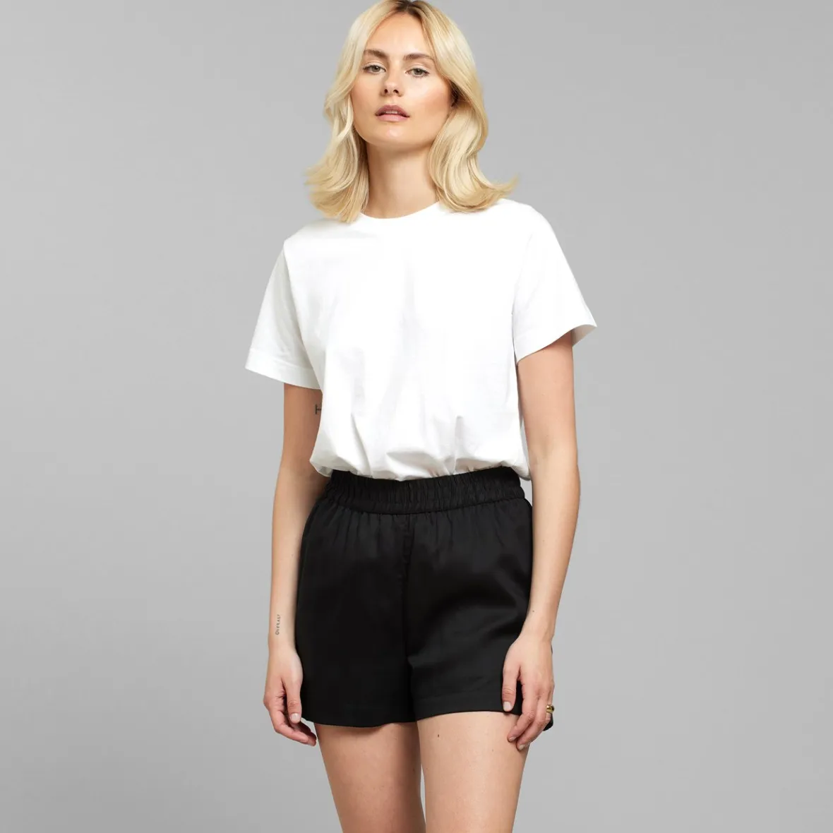 Store Shorts Aspudden Black Women Outlet