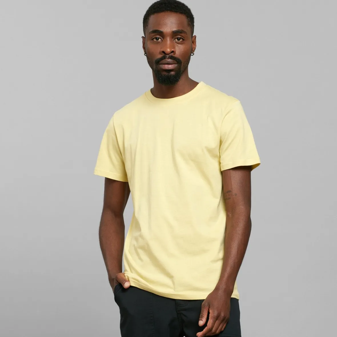 Shop T-shirt Stockholm Base Dusty Yellow Base T-shirts | Basics