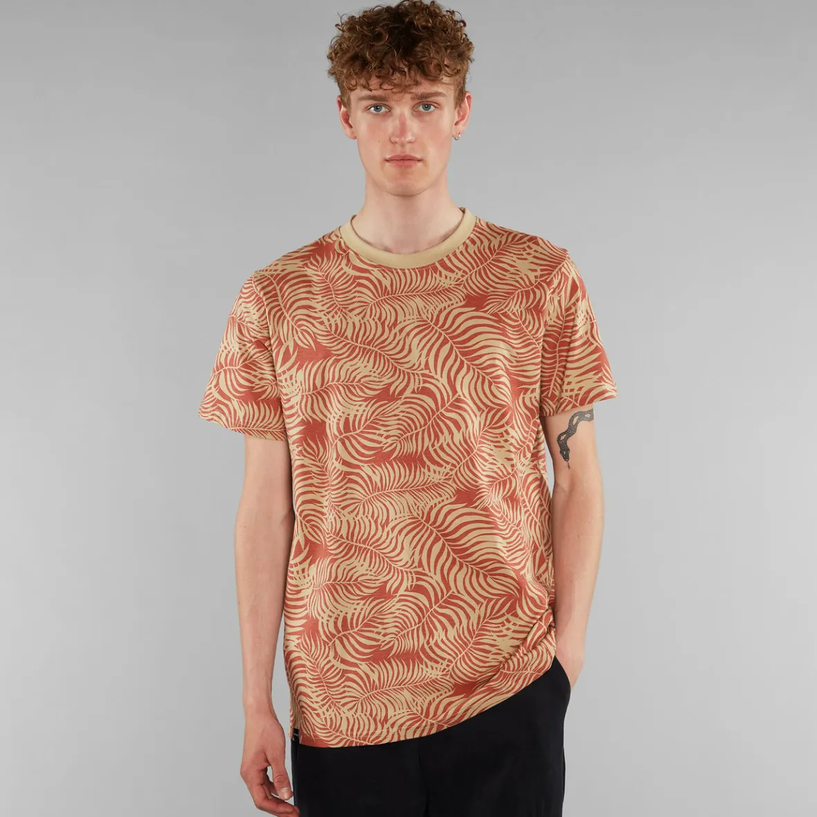 New T-shirt Stockholm Palm Leaves Beige Outlet