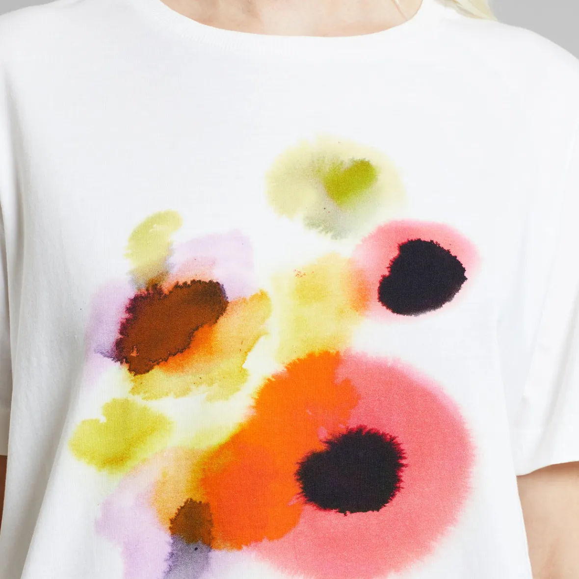 Hot T-shirt Vadstena Abstract Flowers White Women Outlet