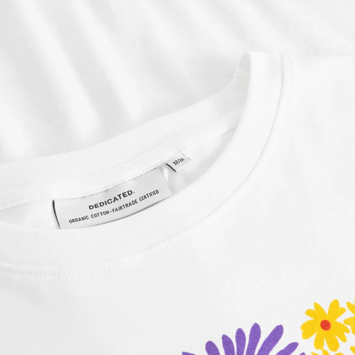 Best T-shirt Vadstena Cottage Flowers White Women T-shirts