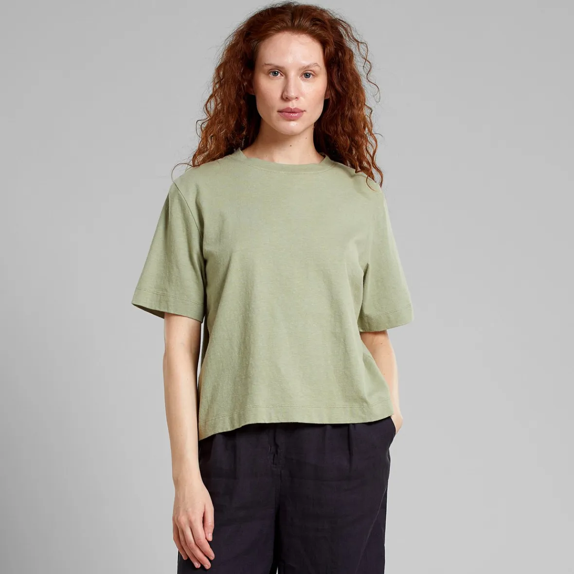 Outlet T-shirt Vadstena Hemp Tea Green Women Base T-shirts | Basics