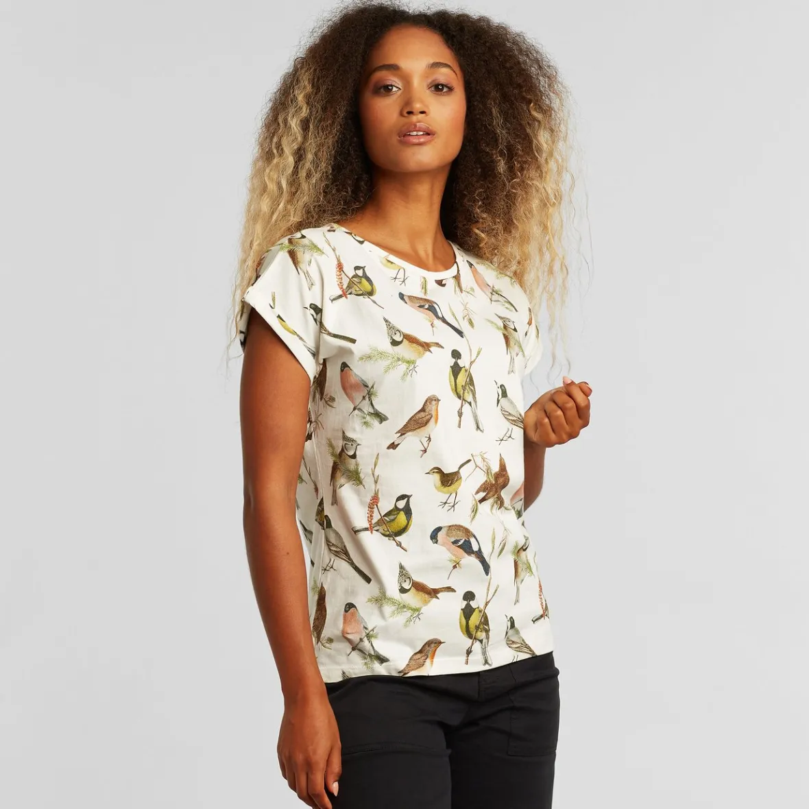 Fashion T-shirt Visby Autumn Birds Off White Women T-shirts