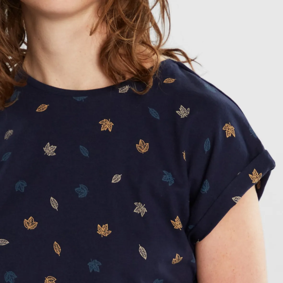 Online T-shirt Visby Autumn Leaves Navy Women Outlet