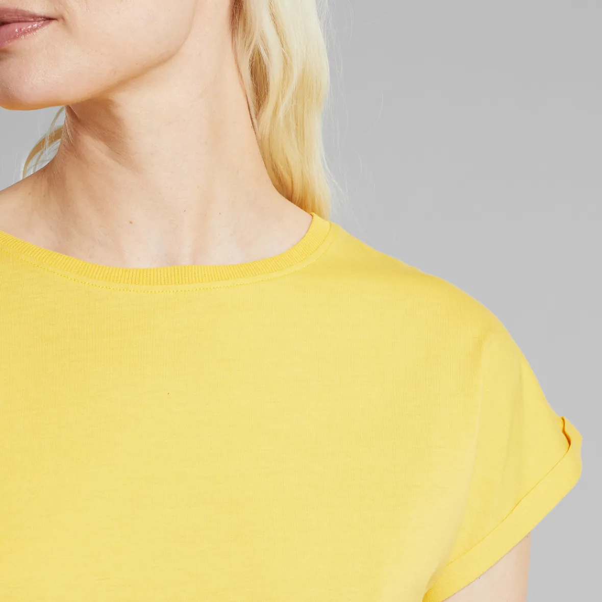 Discount T-shirt Visby Base Misted Yellow Women Base T-shirts | Basics