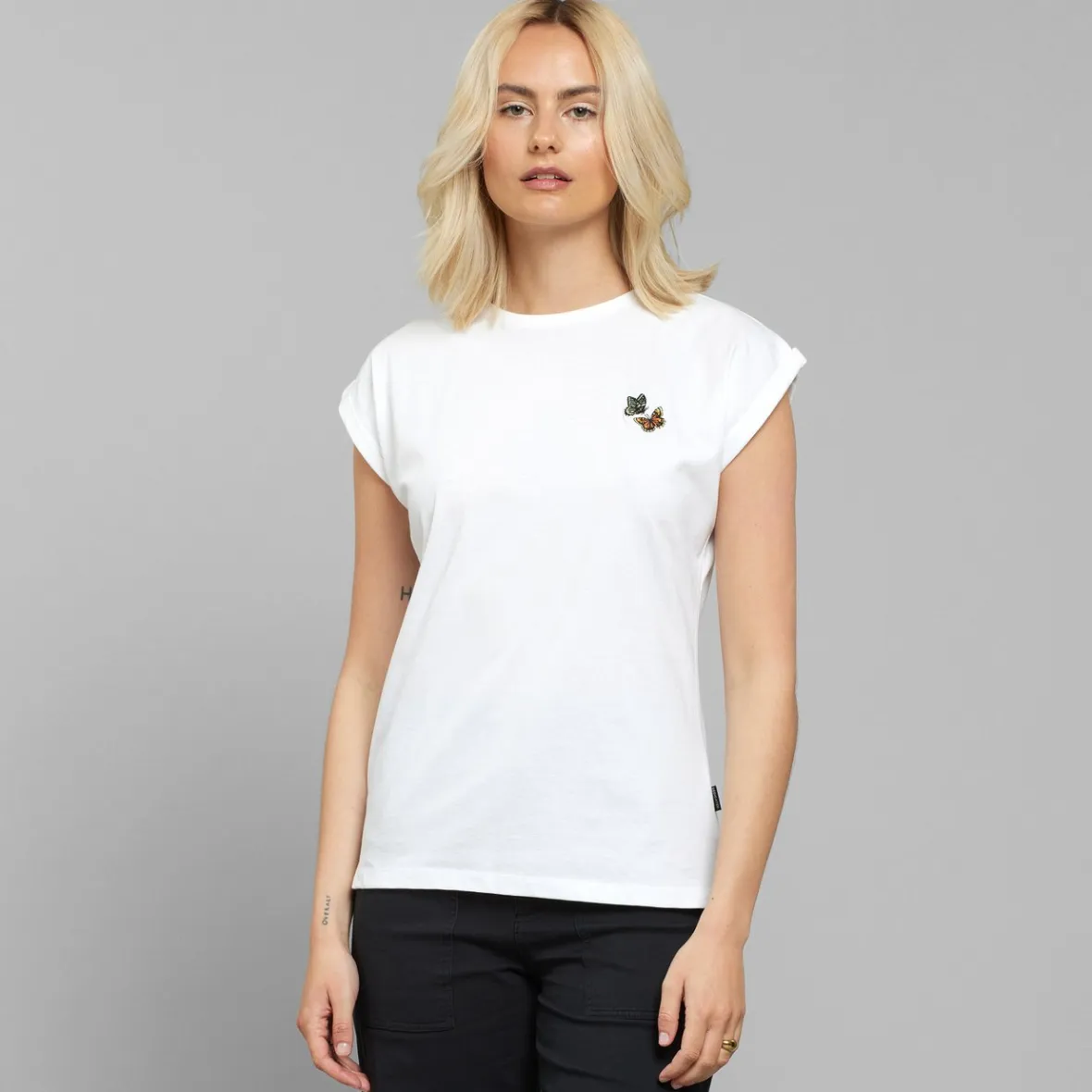 Best Sale T-shirt Visby Flying Butterflies White Women Outlet