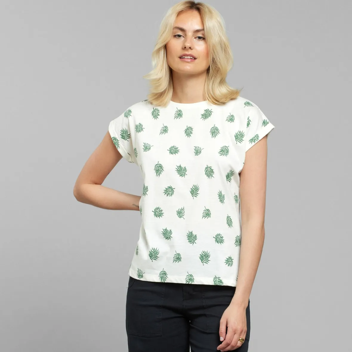 Sale T-shirt Visby Leaf AOP Off-White Women Outlet