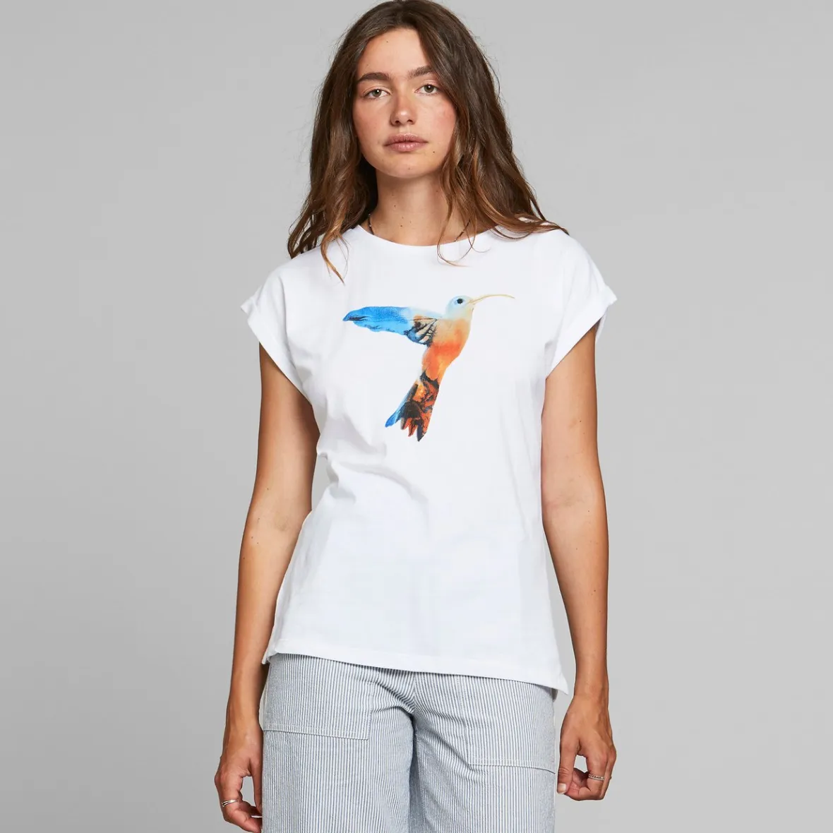 Cheap T-shirt Visby Painted Hummingbird White Women T-shirts