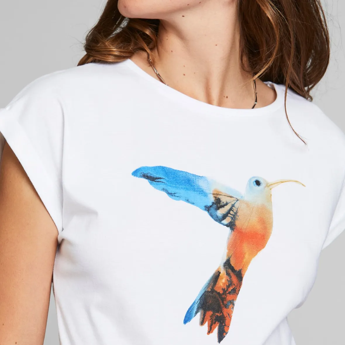 Cheap T-shirt Visby Painted Hummingbird White Women T-shirts