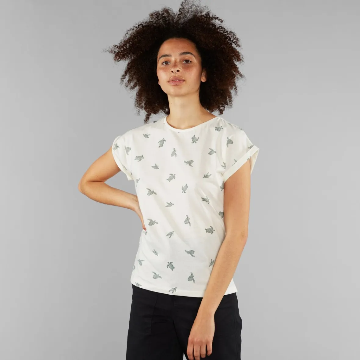 Cheap T-shirt Visby Sea Turtles Off-White Women T-shirts