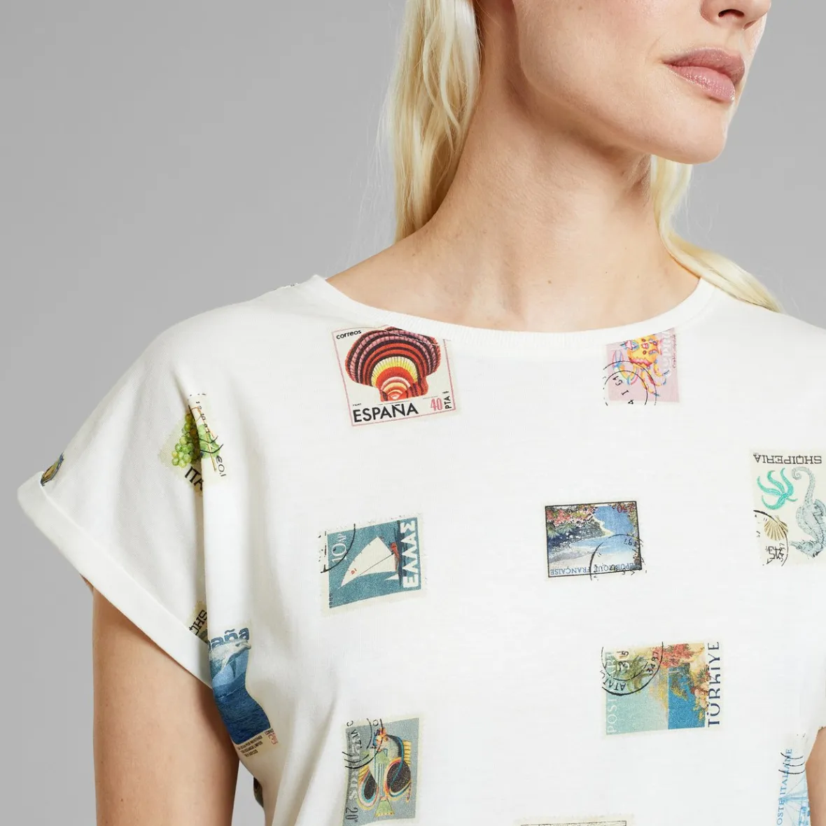 Fashion T-shirt Visby Stamps Off White Women Outlet