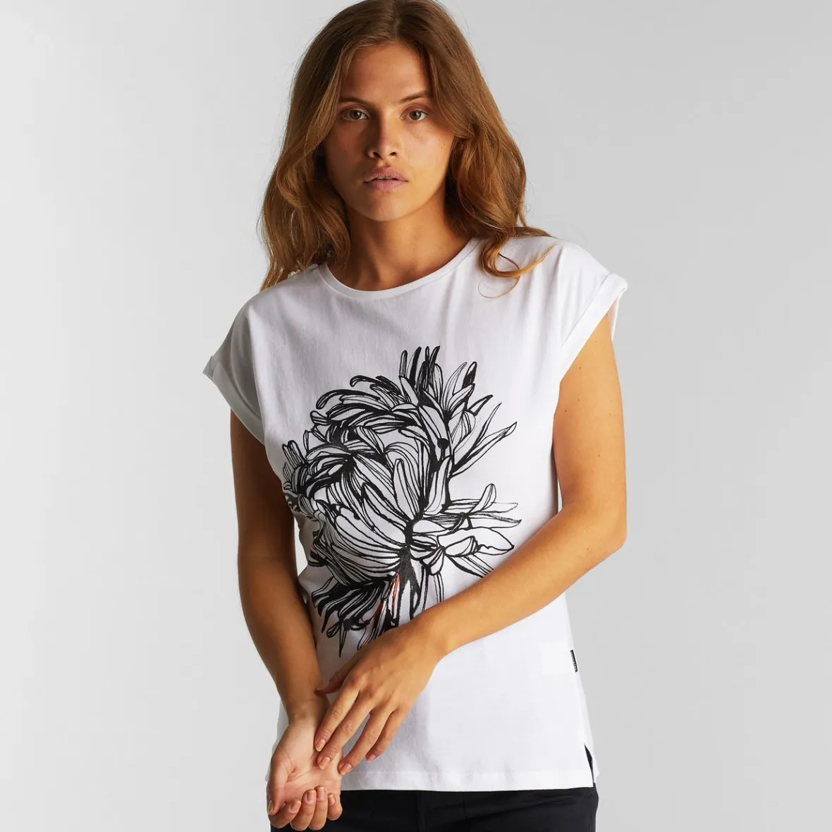 Best T-shirt Visby Stina Flower White Women T-shirts